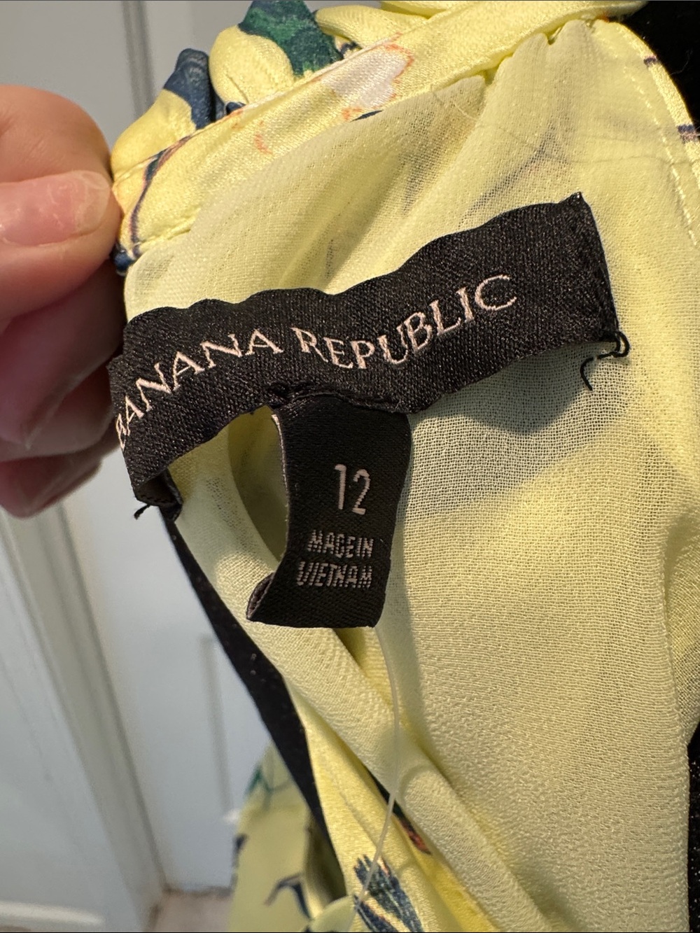 Banana Republic Light Yellow Floral Soft Satin Halter Midi Dress NWT SIZE 12 - Picture 6 of 6
